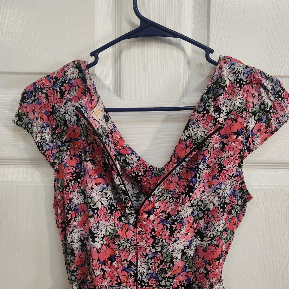 Floral Mini Dress in Pink and Black With Belt - Picture 7 of 11